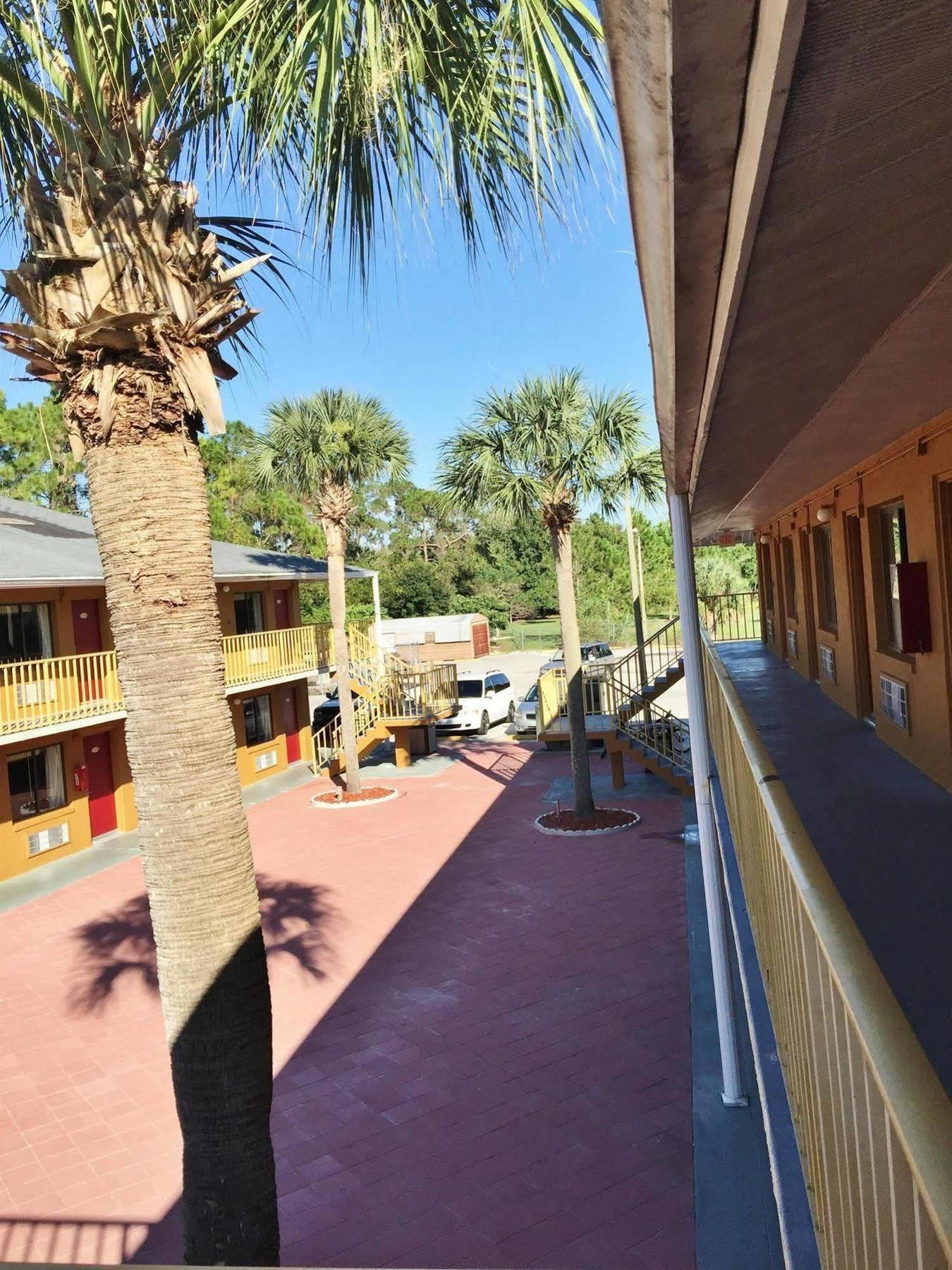 Country Hearth Inn- Kissimmee Buitenkant foto
